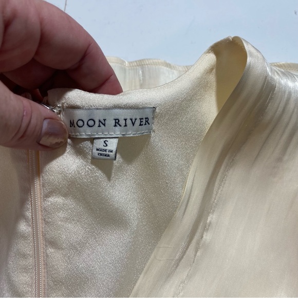 Moon River Cream Natural Bustier Satin V-Neck Front Slit Woman’s Midi Dress S - Picture 12 of 16